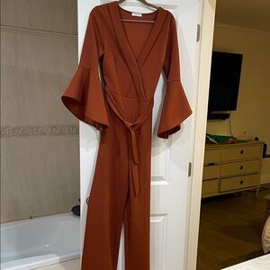 Chic Rust Jumpsuit with Flared Sleeves